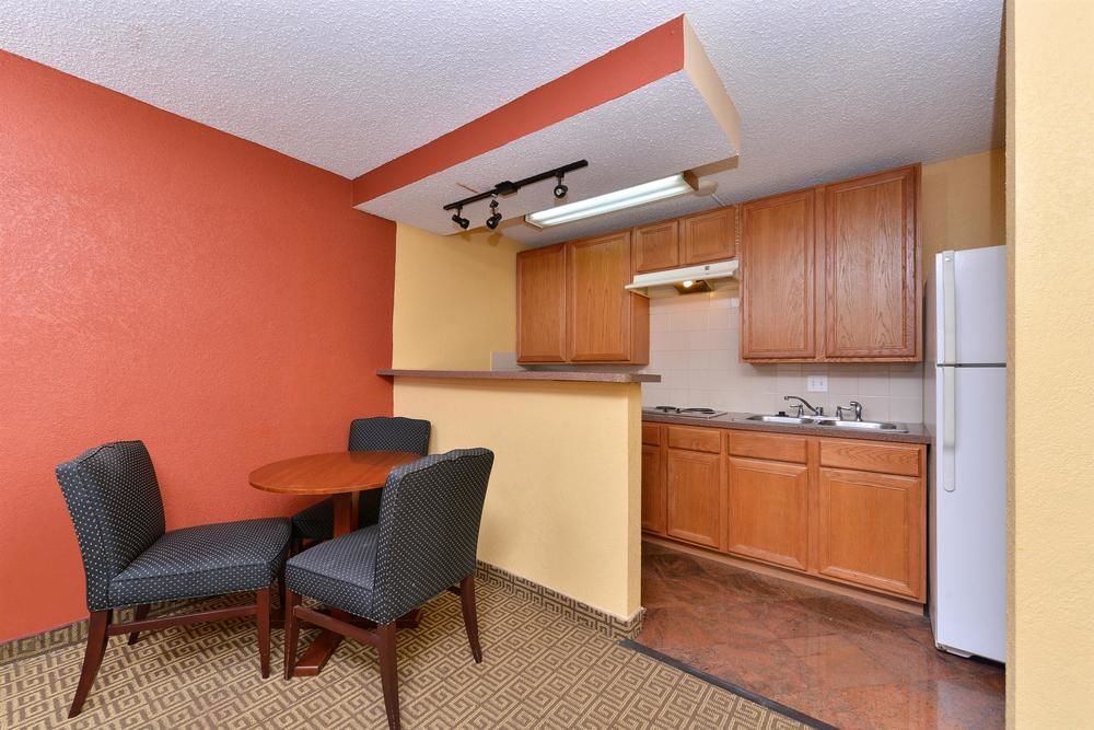 Americas Best Value Inn Downtown Houston Bagian luar foto