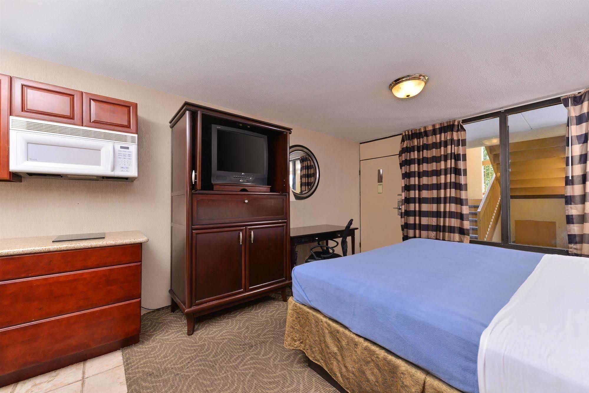 Americas Best Value Inn Downtown Houston Bagian luar foto