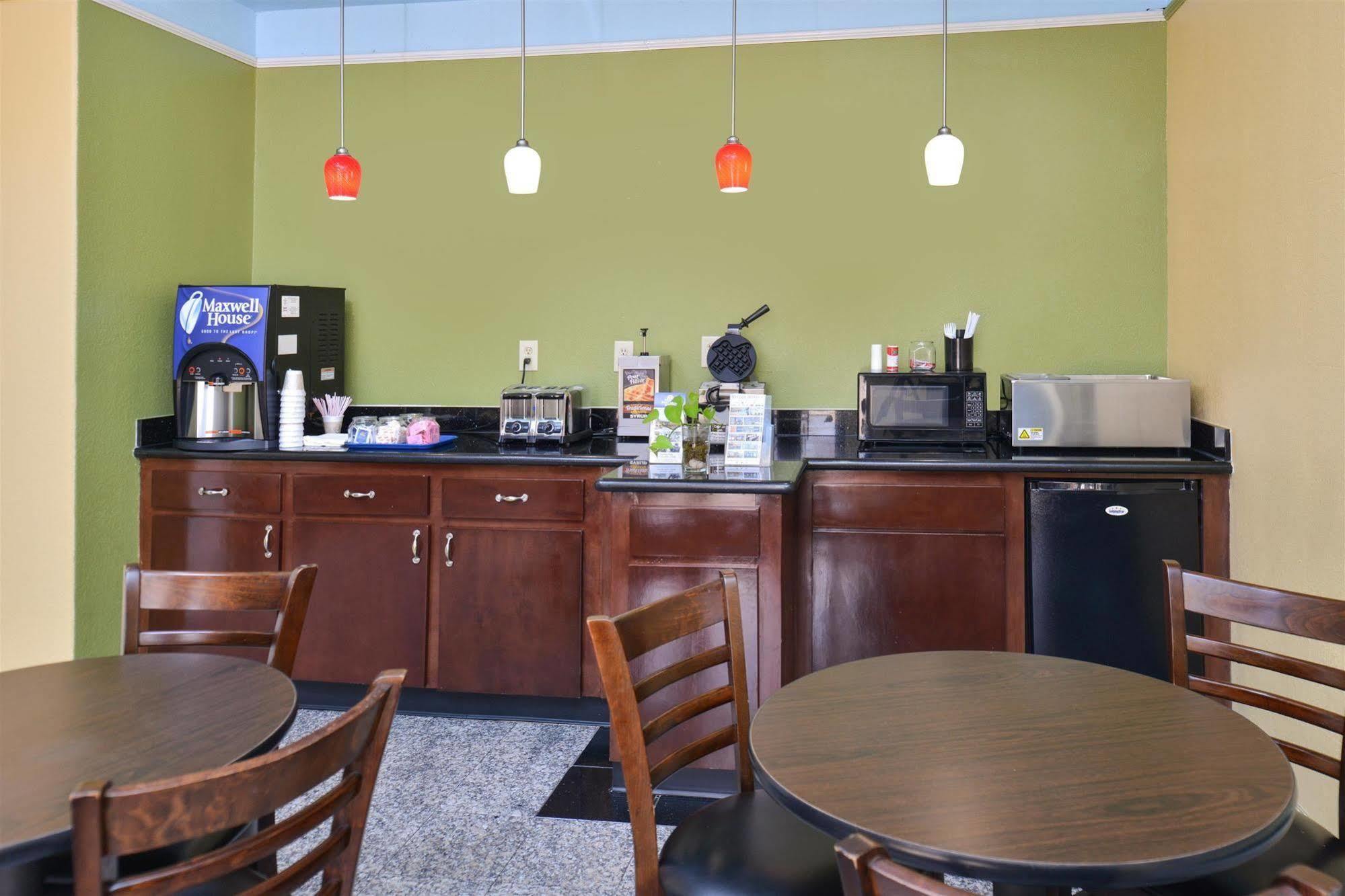 Americas Best Value Inn Downtown Houston Bagian luar foto