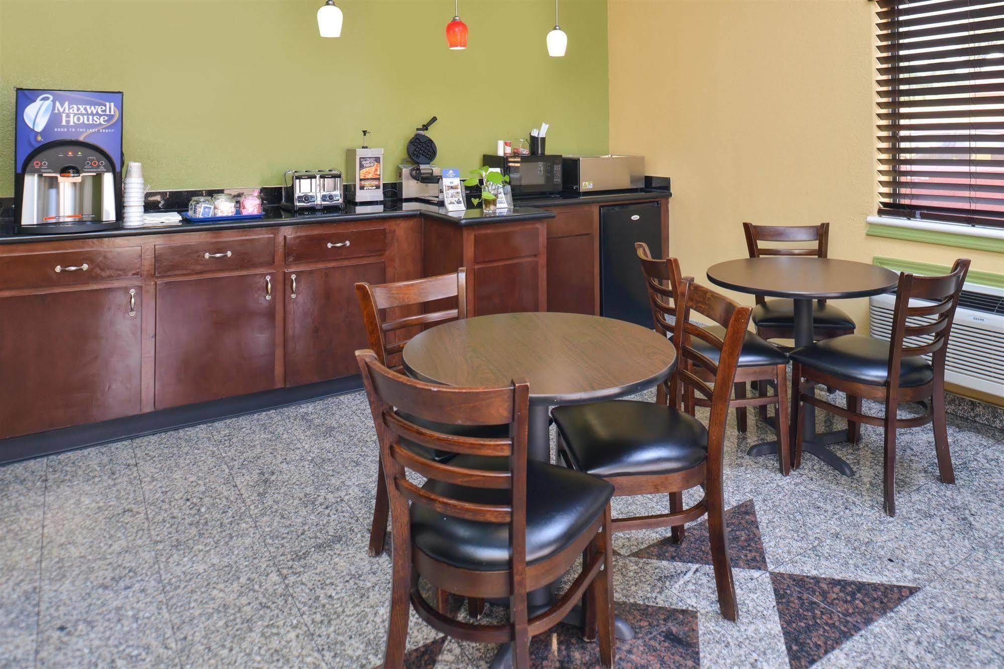 Americas Best Value Inn Downtown Houston Bagian luar foto
